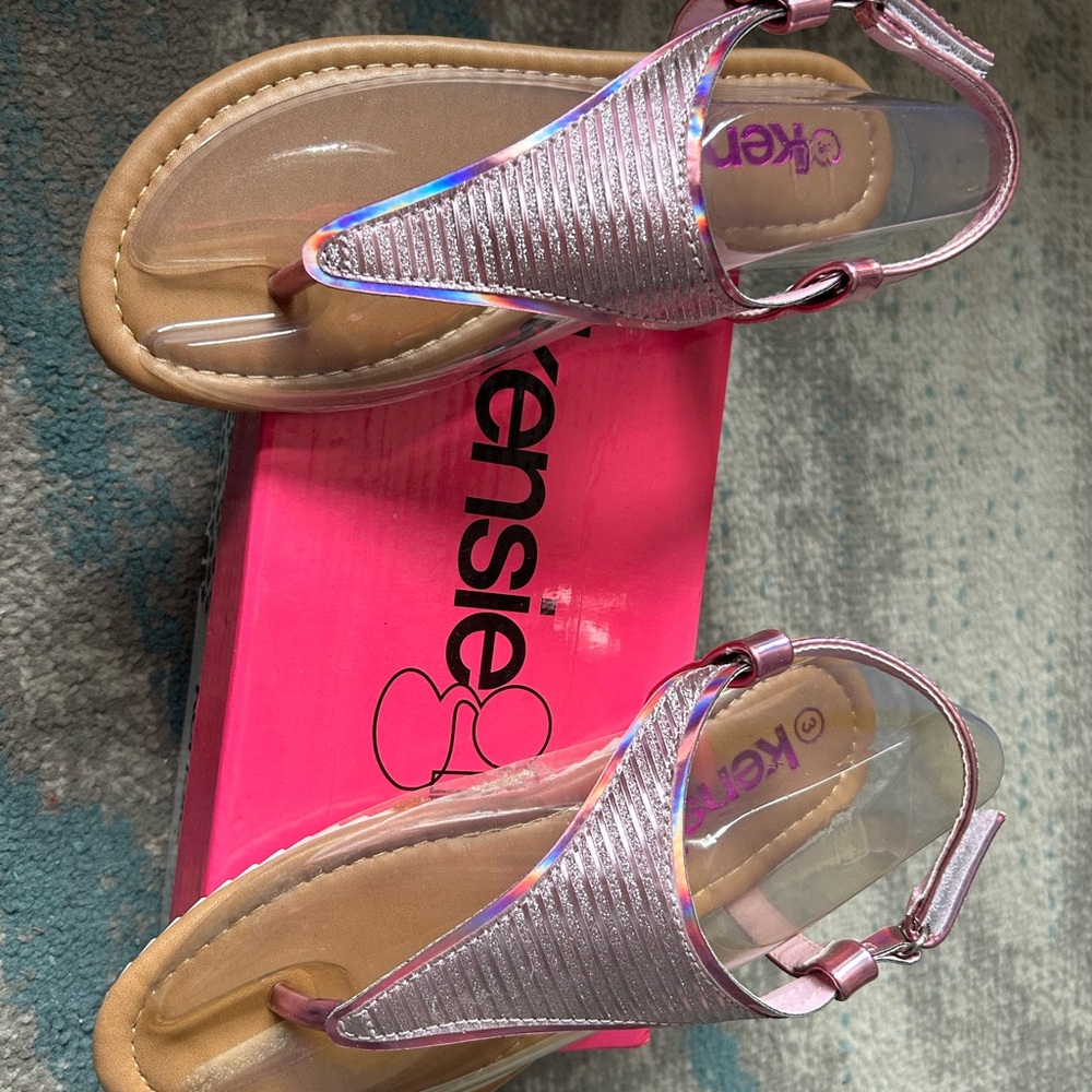 Kensie Girl size 3 Metallic Pink Sandals